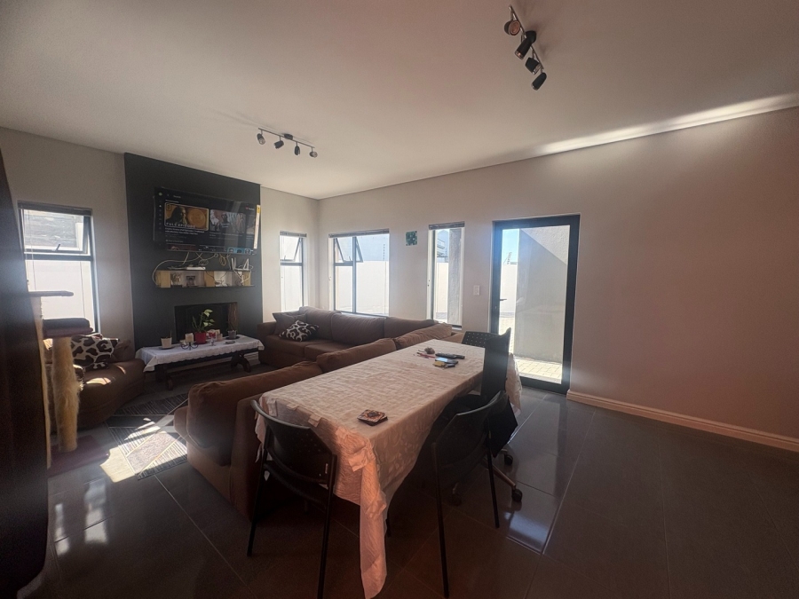 To Let 3 Bedroom Property for Rent in Sandown Western Cape